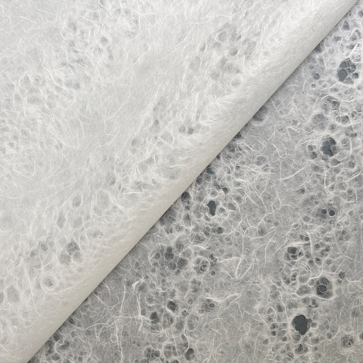Unryu Kozo Paper with Raindrop Stripes (White)